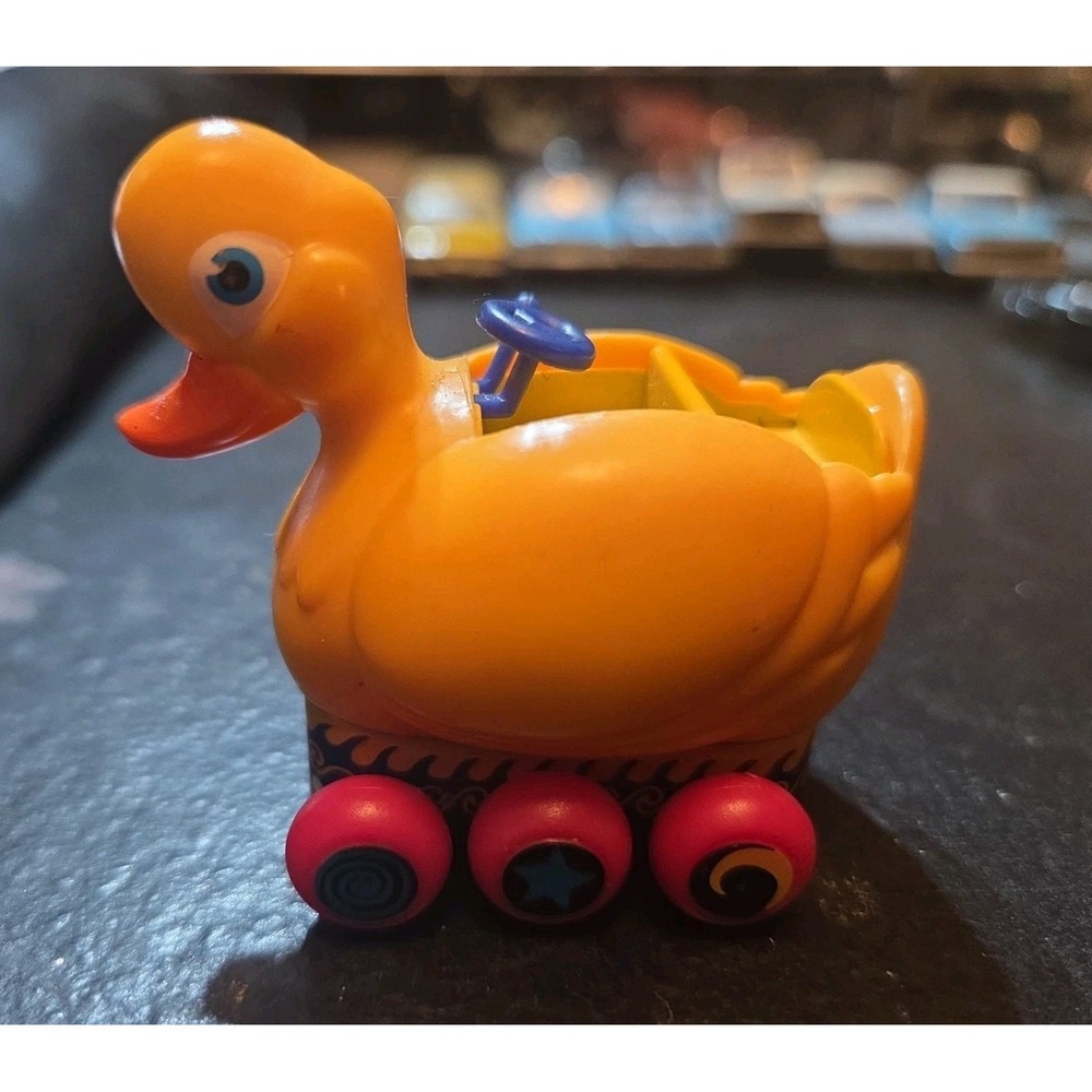 Hot Wheels DC Comics Batman Returns The Penguin Duck Car #X3079 Diecast